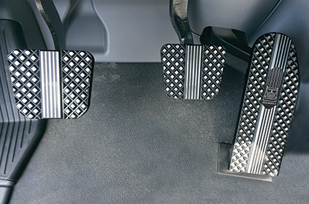 Kenworth T660, T680, T880 Black Billet Pedals (2014 to Current)