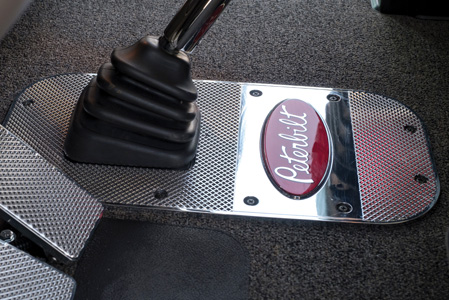 Classic Diamond Billet Shifter Floor Cover with Peterbilt Logo